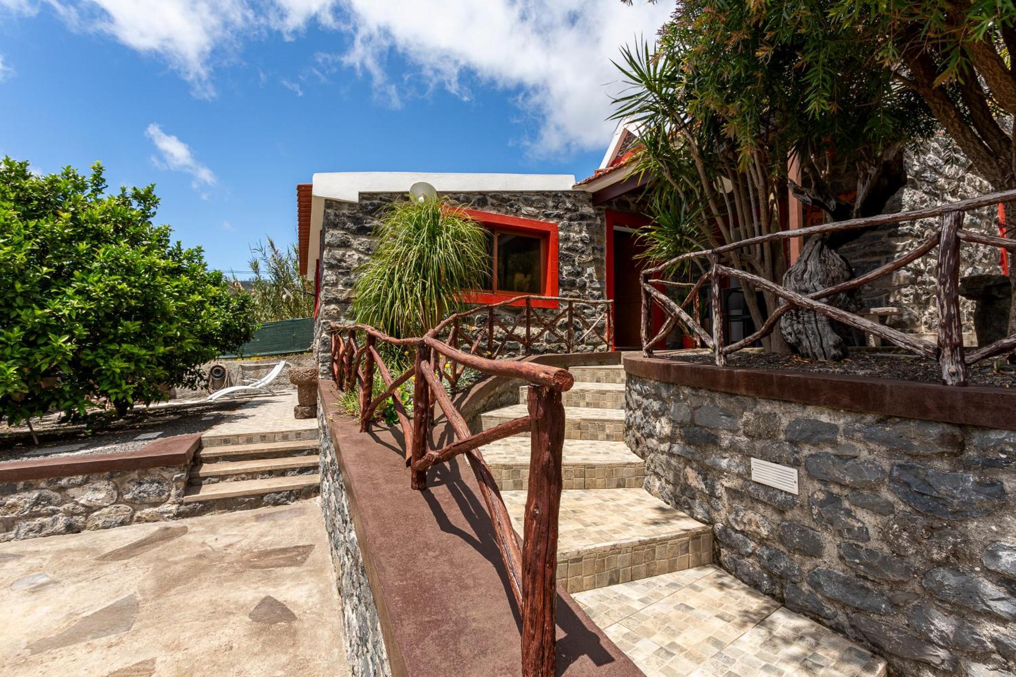 Refugio Do Lourinho Villa ฟุงชาล ภายนอก รูปภาพ